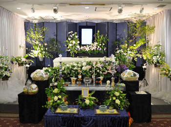 故人を送る花祭壇